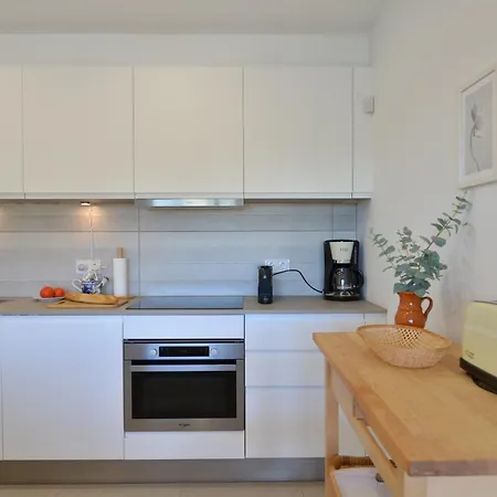 La Vella, Casa Ama Vida